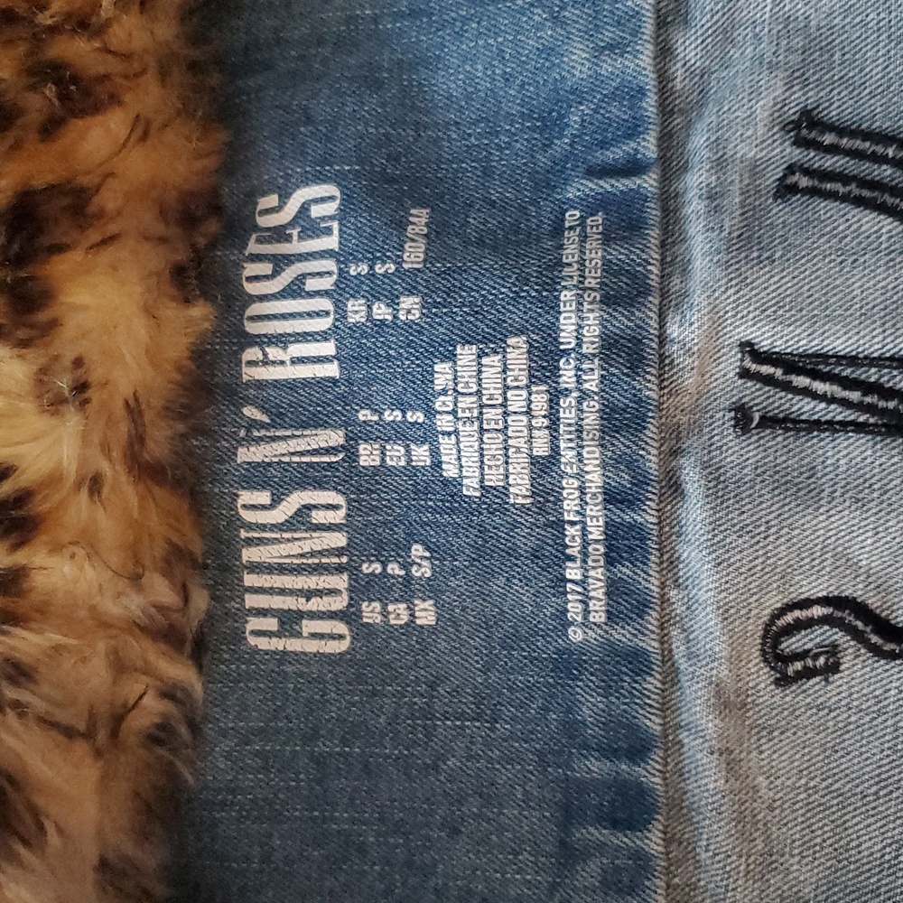 GUNS N ROSES denim Jacket Size Small - Picture 2 of 6